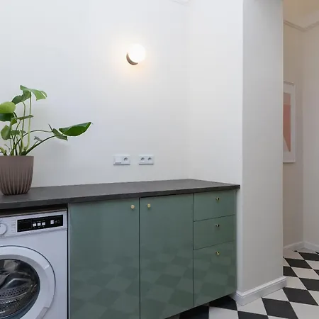 Lägenhet 3-bedroom - Rejtana 10