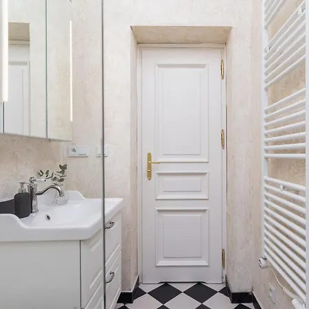 Lägenhet 3-bedroom - Rejtana 10 *